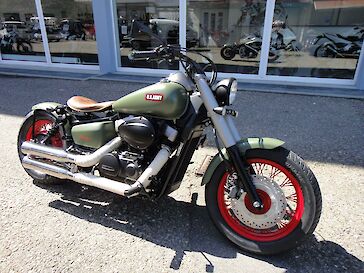 Honda VT750C 2013 Army Bobber Edition