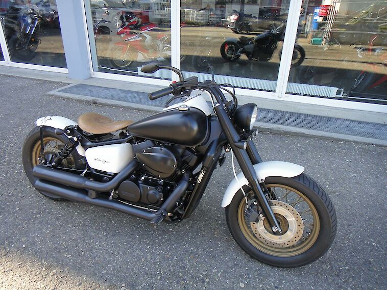Honda VT750C 2013 Black White Bobber Edition