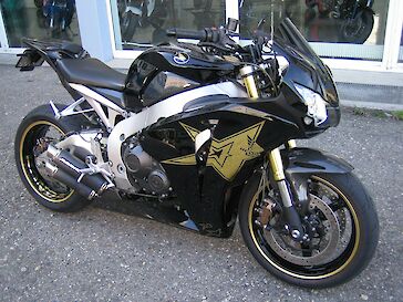 Honda CBR1000RA 2010 Gold Star Edition