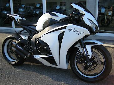 Honda CBR1000RR 2008 White Racer Edition