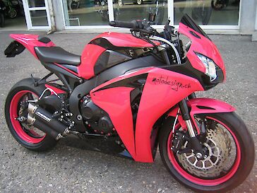 Honda CBR1000RR 2009 Pink Panther Edition