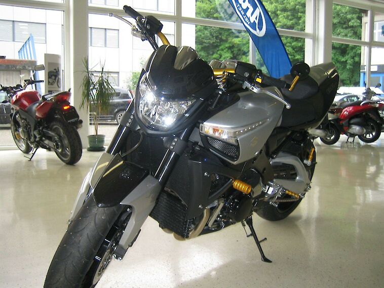 Suzuki B-King 1300 2009 Superbike Edition