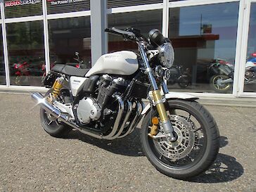 Honda CB1100RS White Edition