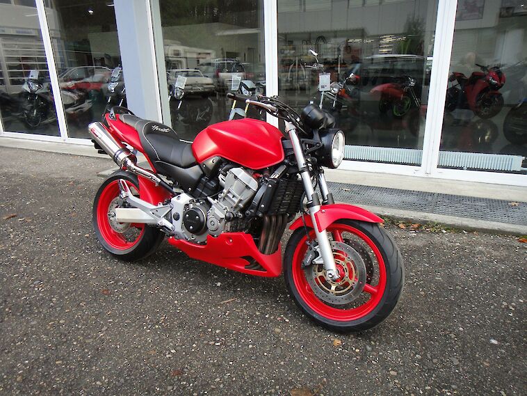Honda CB900F Red Hornet