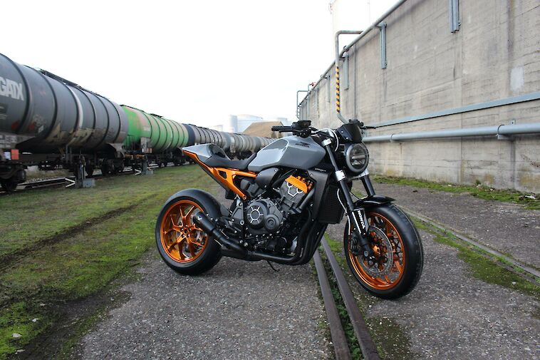 Honda CB1000RA 2019 Bronze Orange Edition