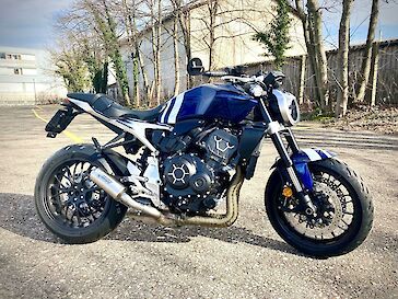 Honda CB1000RA 2022 Silver Blue Edition