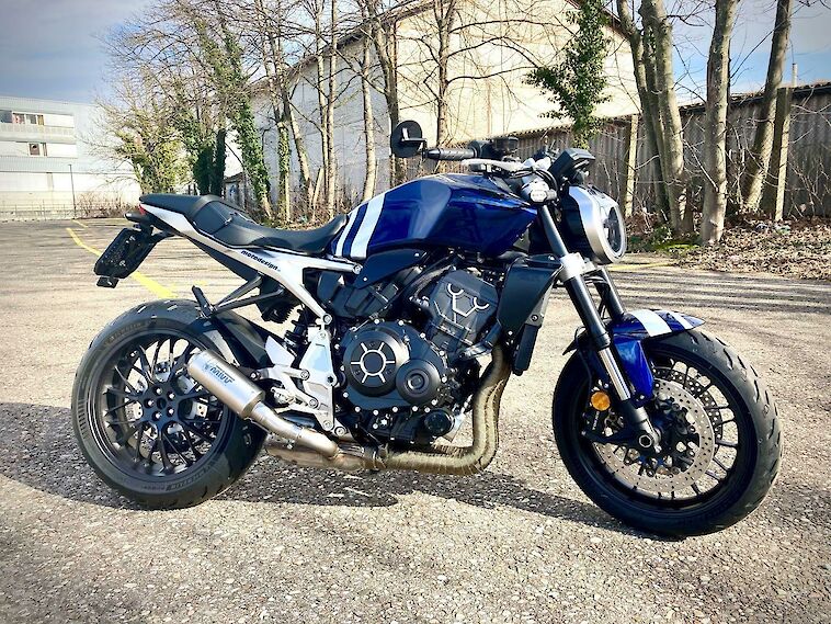 Honda CB1000RA 2022 Silver Blue Edition