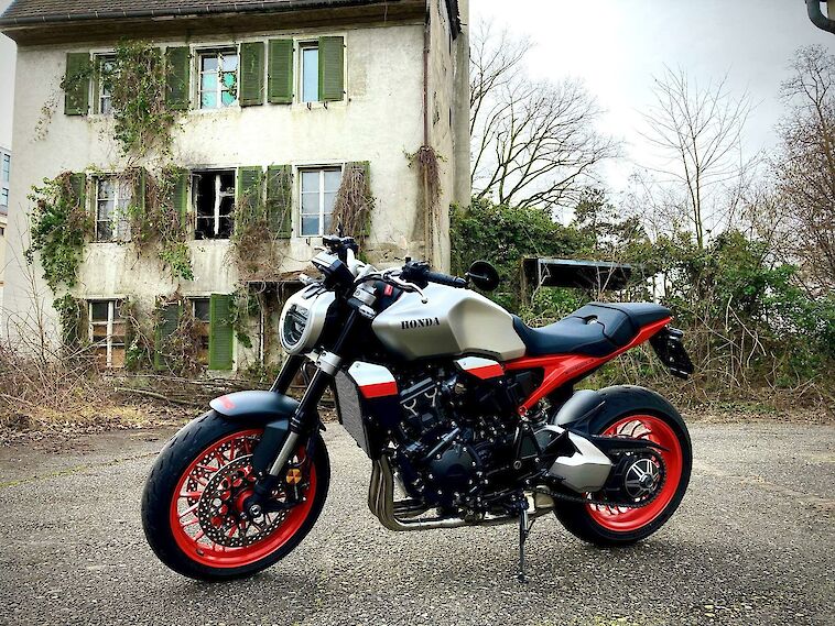 Honda CB1000RA 2021 A-TEAM Edition